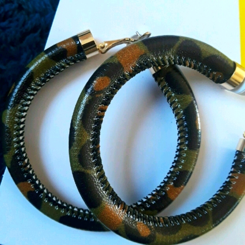 💜HOOPS CAMOFLAUGE PRINT NEW